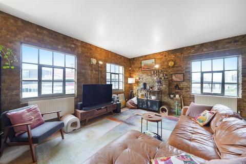 1 bedroom apartment for sale, Orchard Place, London E14