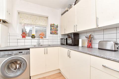 2 bedroom ground floor maisonette for sale, Haselmere Close, Wallington, Surrey