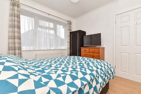 17, Park Court Haselmere Close, Wallington, SM6 8LT