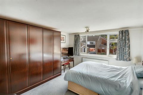 63 Appledore Avenue, Nottingham, NG8 2RL