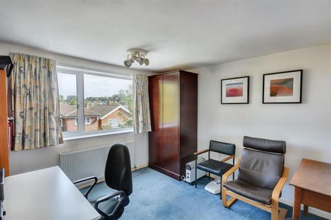 63 Appledore Avenue, Nottingham, NG8 2RL