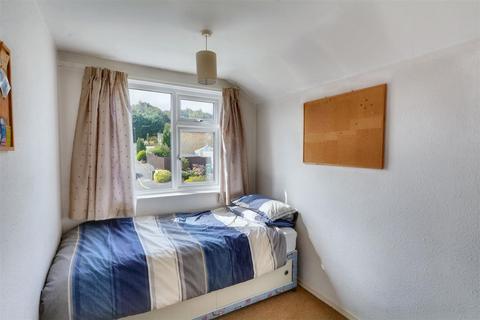 63 Appledore Avenue, Nottingham, NG8 2RL