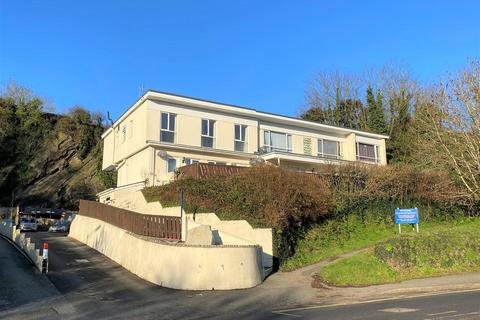 2 bedroom apartment to rent, Edgcumbe Avenue, Newquay TR7