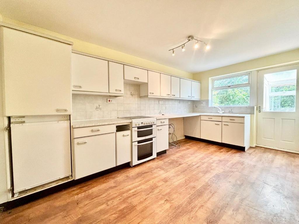 Eagleton Drive, High Green, Sheffield 4 bed detached house for sale £