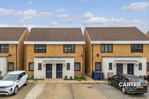 15 Lapwin Close, East Tilbury, Tilbury, RM18 8FH