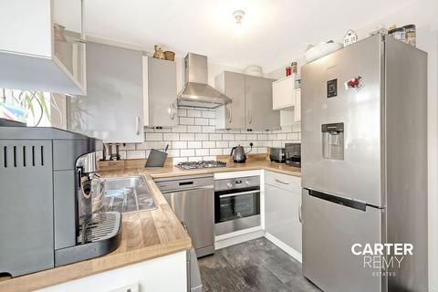 15 Lapwin Close, East Tilbury, Tilbury, RM18 8FH