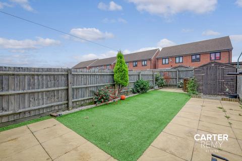 15 Lapwin Close, East Tilbury, Tilbury, RM18 8FH
