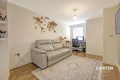 15 Lapwin Close, East Tilbury, Tilbury, RM18 8FH