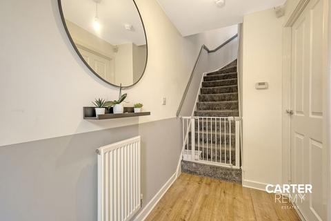 15 Lapwin Close, East Tilbury, Tilbury, RM18 8FH
