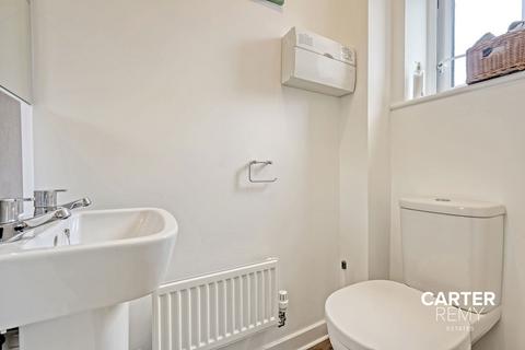 15 Lapwin Close, East Tilbury, Tilbury, RM18 8FH
