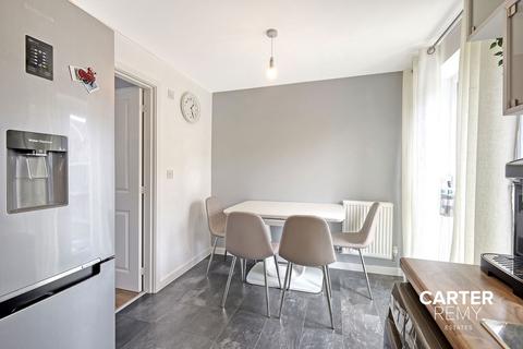 15 Lapwin Close, East Tilbury, Tilbury, RM18 8FH