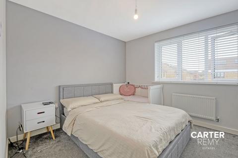 15 Lapwin Close, East Tilbury, Tilbury, RM18 8FH