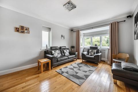 21 Stuart Road, Warlingham, CR6 9JH
