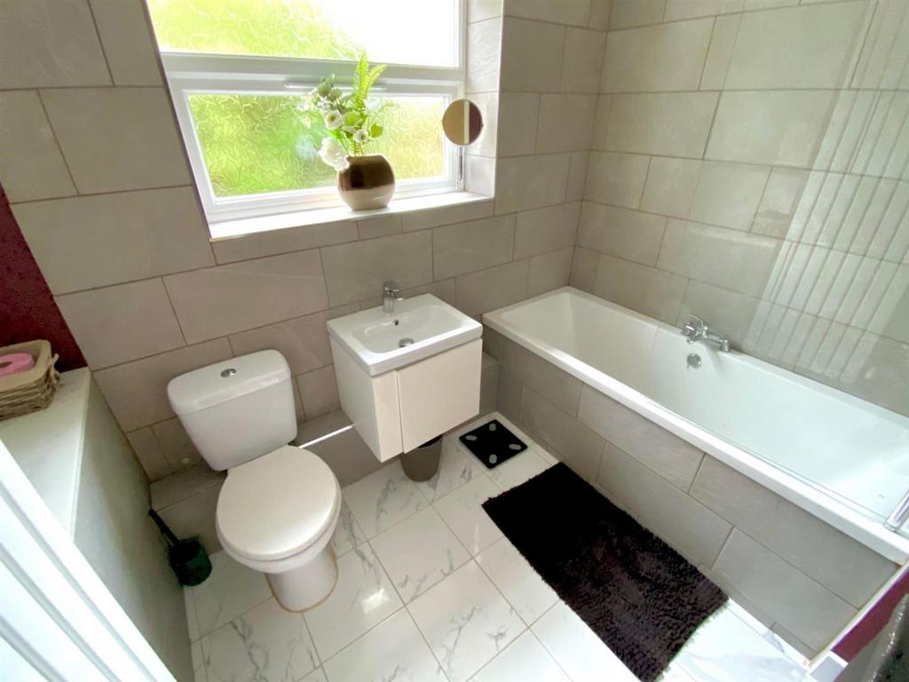 BATHROOM GROUND FLOOR.jpg