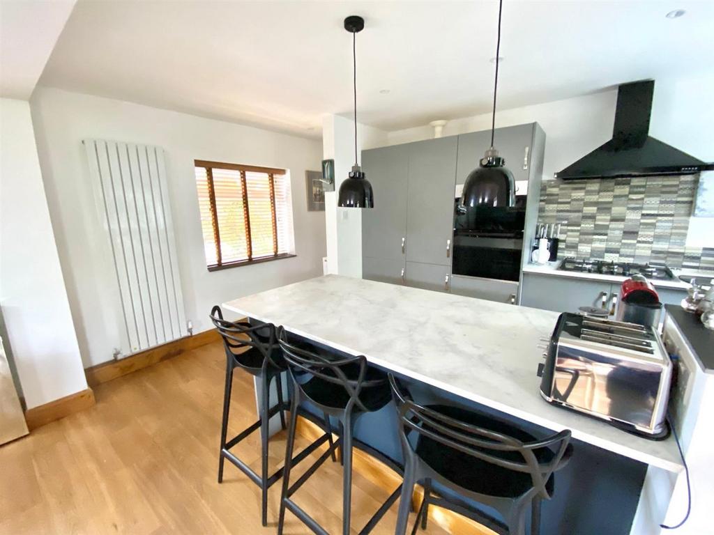 KITCHEN AND BREAKFAST AREA.jpg