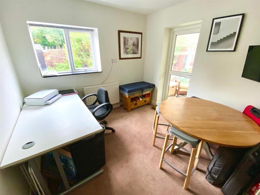 SITTING ROOM OR BED 4.jpg