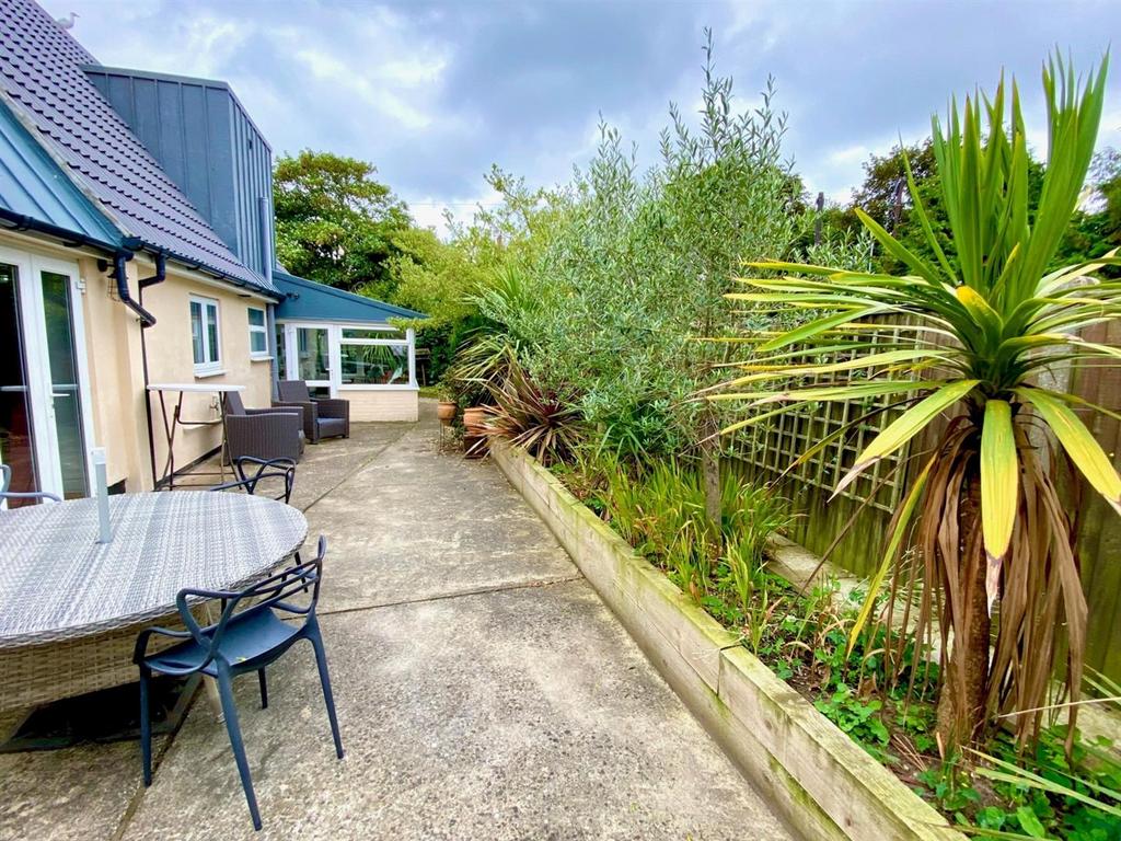 GARDEN.jpg