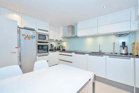 4 bedroom townhouse to rent, Brightlingsea Place, Limehouse, London, E14