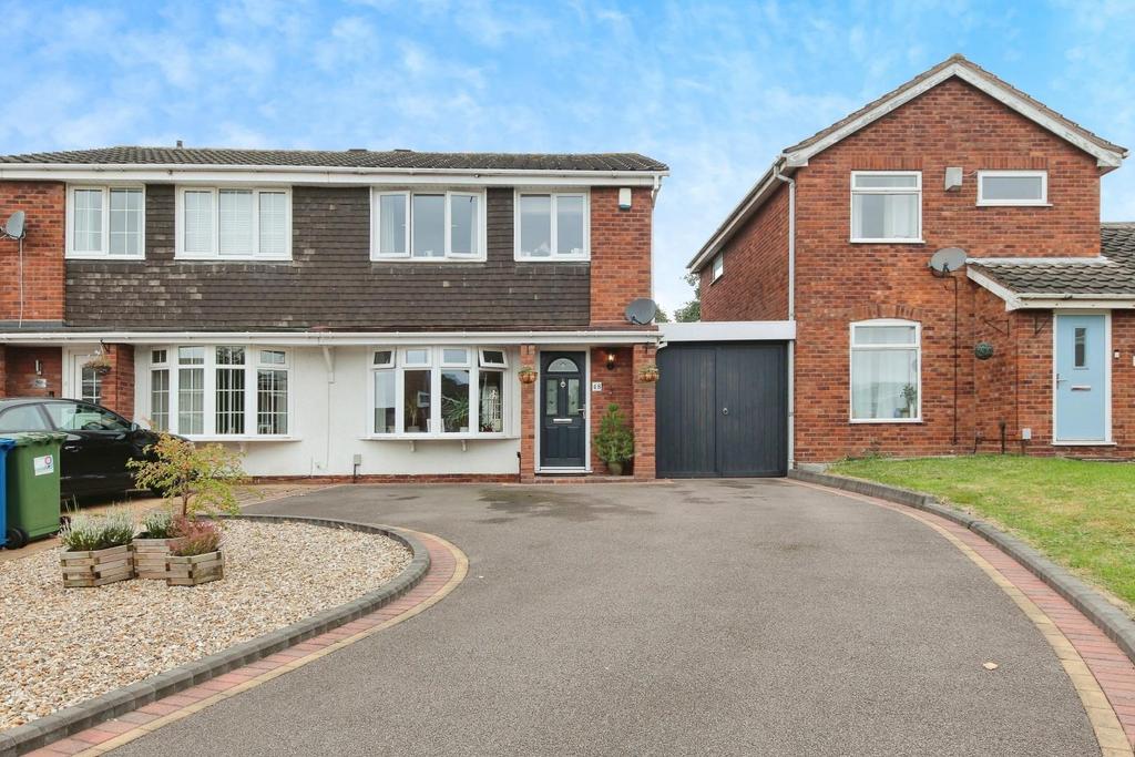 Sycamore, Wilnecote, Tamworth 3 bed semidetached house for sale £240,000