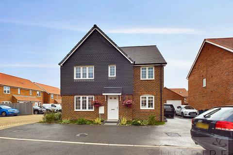 5 bedroom detached house for sale, Spinel Street, Crawley RH10