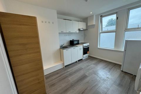 Studio to rent, Croydon CR0