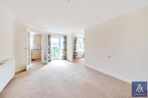 1 bedroom apartment for sale, Buckingham Road, Northamptonshire NN13