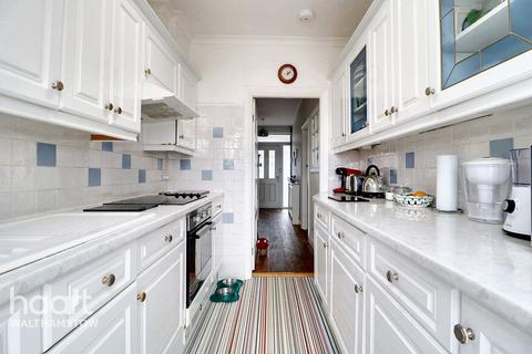 150 New Road, London, E4 9SJ
