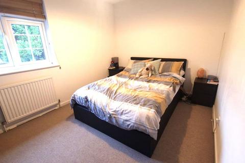 2 bedroom terraced house to rent, Orchard Drive, Wooburn Green, HP10