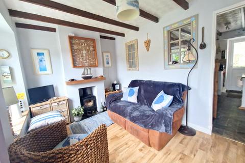 13 Castle Green, Helston, TR13 8EY