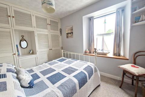 13 Castle Green, Helston, TR13 8EY