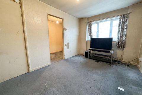 Studio for sale, Bath Road, Hounslow TW5