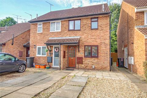 2 bedroom semi-detached house to rent, Osprey Close, Swindon SN3