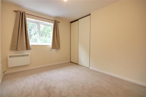 2 bedroom semi-detached house to rent, Osprey Close, Swindon SN3