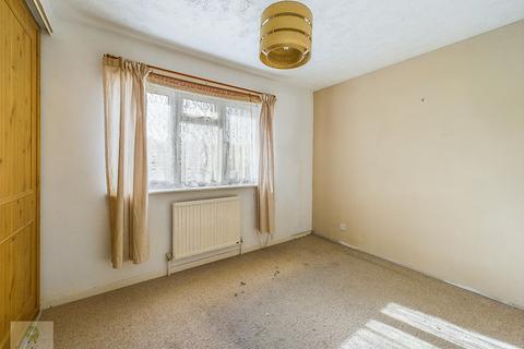 8 Bilsington Close, Chatham, ME5 7NE