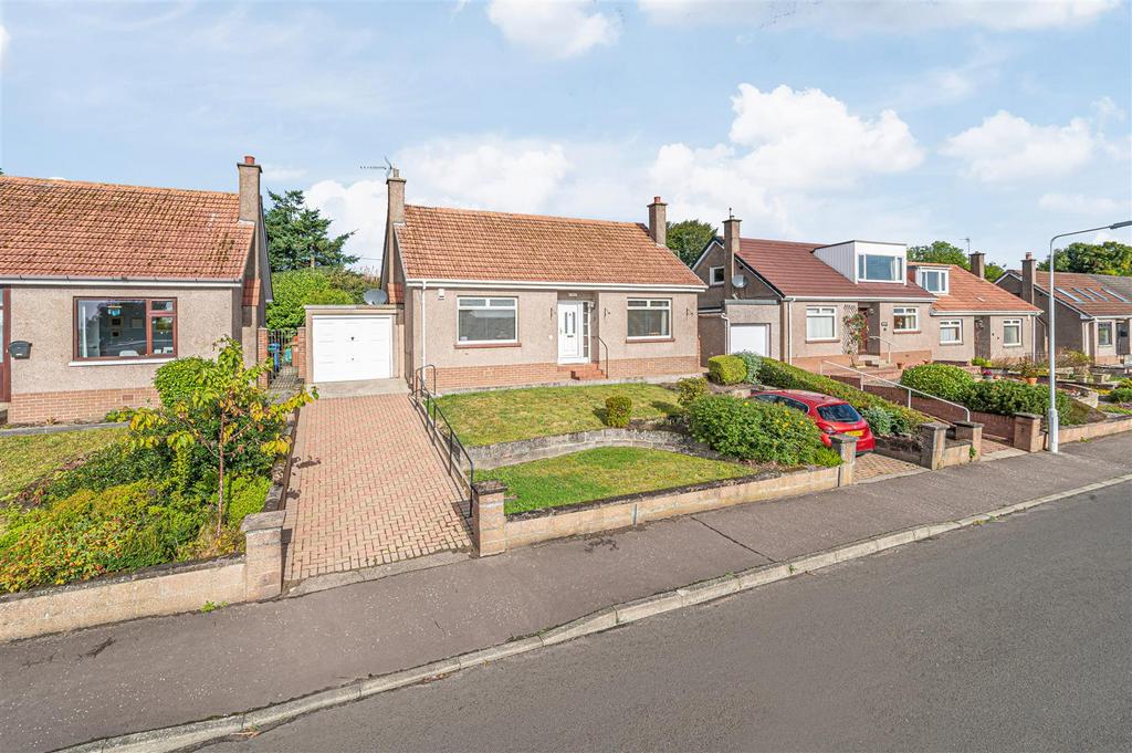 Lady Nairn Avenue, Kirkcaldy 3 bed detached house for sale £225,000