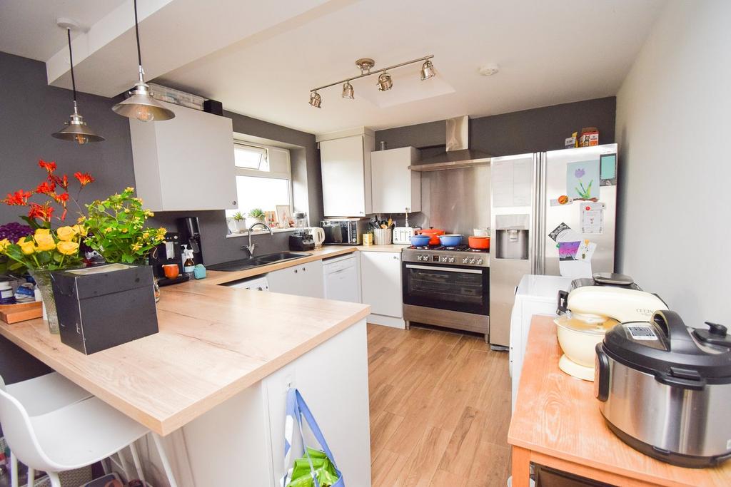 Ashley Road, Hildenborough, TN11 4 bed detached house for sale £590,000
