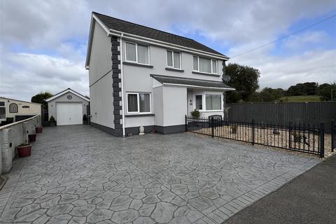 4 bedroom detached house for sale, Lewis Avenue, Cwmllynfell, Swansea