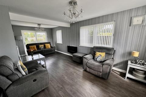 4 bedroom detached house for sale, Lewis Avenue, Cwmllynfell, Swansea