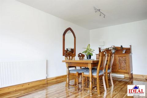 34 Forresters Close, Norton, Doncaster, DN6 9HX