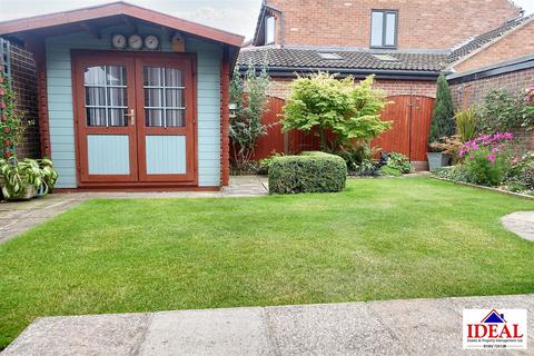 34 Forresters Close, Norton, Doncaster, DN6 9HX