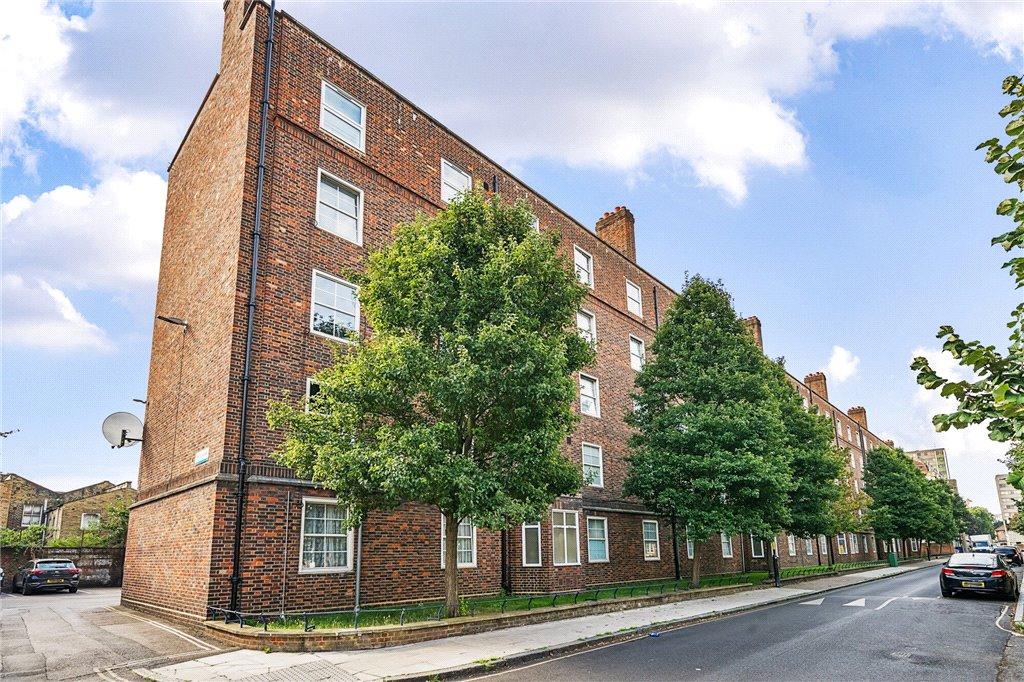 Kinglake Estate, London 2 bed apartment for sale £375,000
