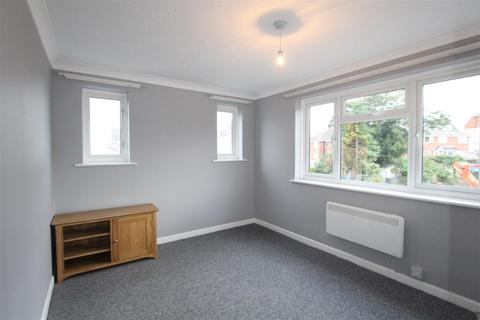 2 bedroom flat to rent, Burnaby Road, Bournemouth