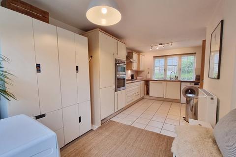 3 bedroom semi-detached house for sale, Mander Farm Road, Silsoe, Bedfordshire, MK45