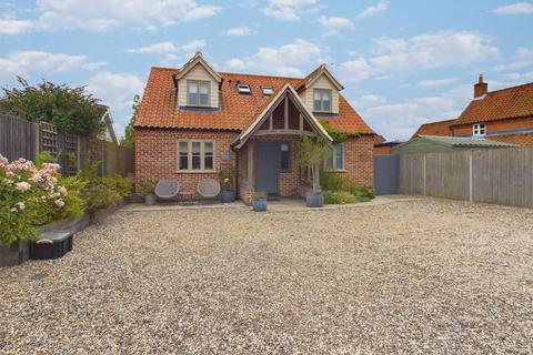 3 bedroom chalet for sale, Malthouse Lane, Guist, Dereham