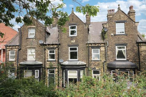 4 bedroom terraced house for sale, Park View, Pudsey, West Yorkshire, LS28