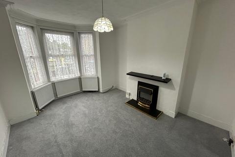 2 bedroom terraced house to rent, Cecilia Road, Ramsgate, CT11