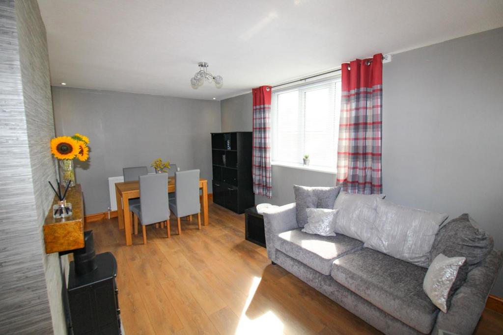 LOUNGE AREA.jpg