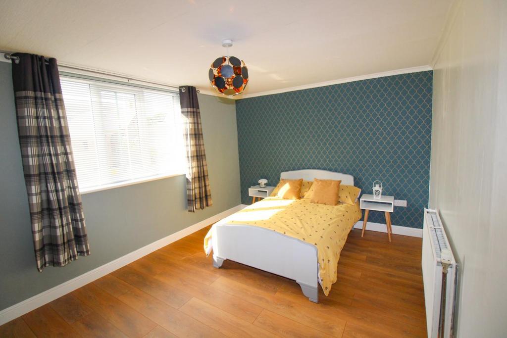 BEDROOM ONE.jpg