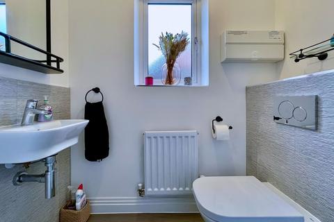 5 Buxton Close, Glebe Farm, Milton Keynes, MK17 8GX