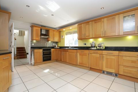 4 bedroom detached house for sale, The Chantry, Headcorn, TN27